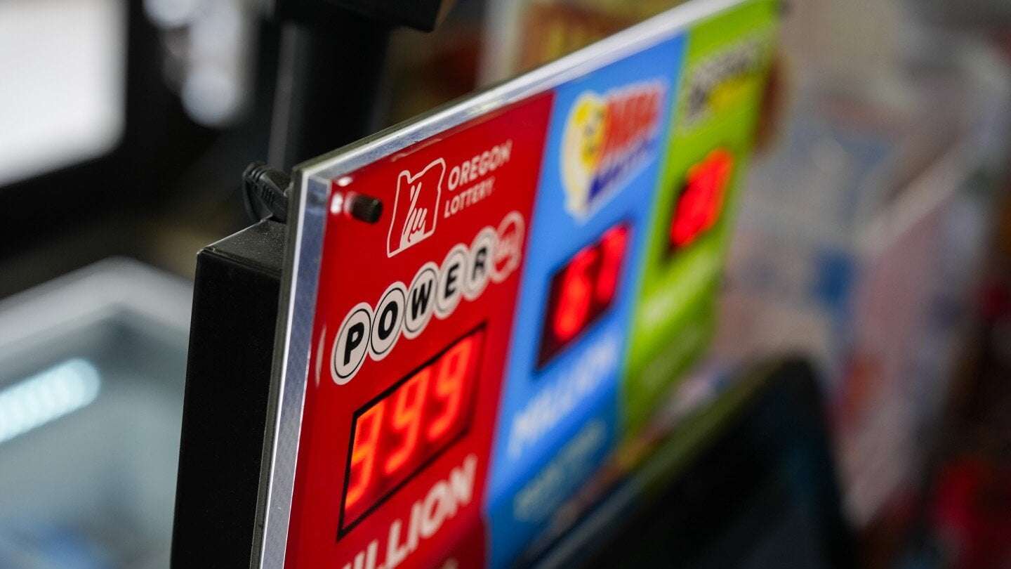 image for Oregon Powerball player wins a $1.3 billion jackpot, ending more than 3 months without a grand prize