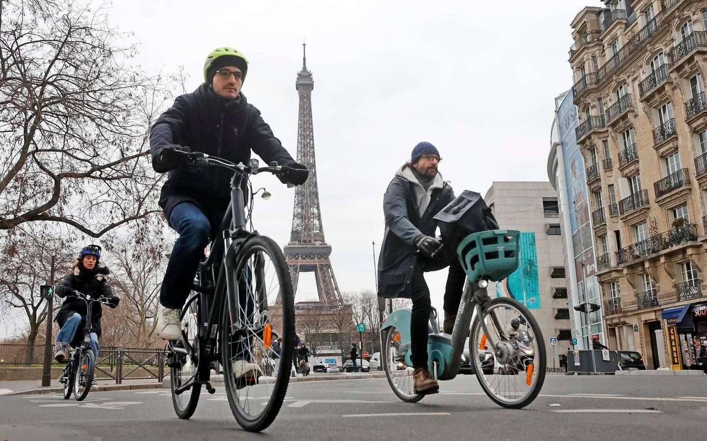 image for French Revolution: Cyclists Now Outnumber Motorists In Paris