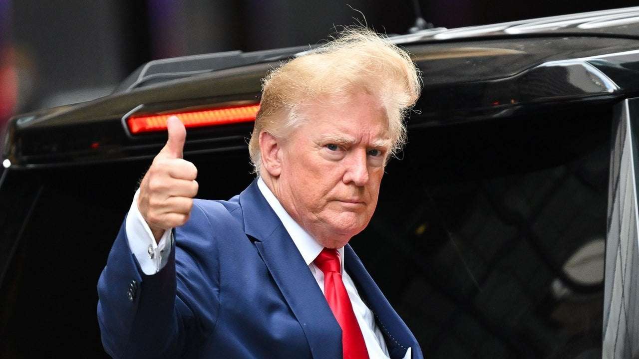 image for “It’s Been Soiled”: Trump Bizarrely Suggests Biden Has S--t on Oval Office Desk at Billionaire Fundraiser