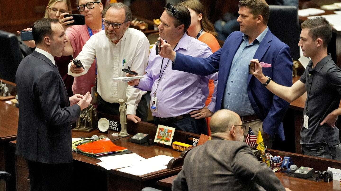 image for Shouts of ‘Shame! Shame!’ erupt in Arizona House as fight over abortion ban engulfs lawmakers