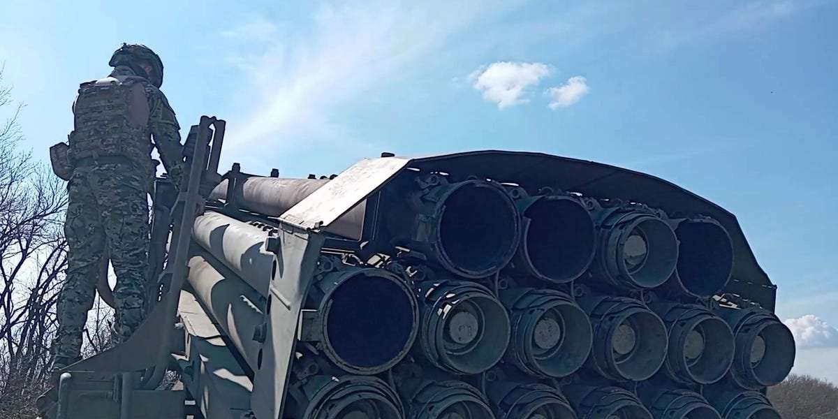 image for Russia's army is now 15% bigger than when it invaded Ukraine, says US general