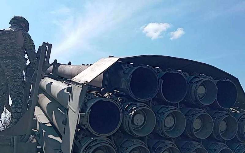 image for Russia's army is now 15% bigger than when it invaded Ukraine, says US general