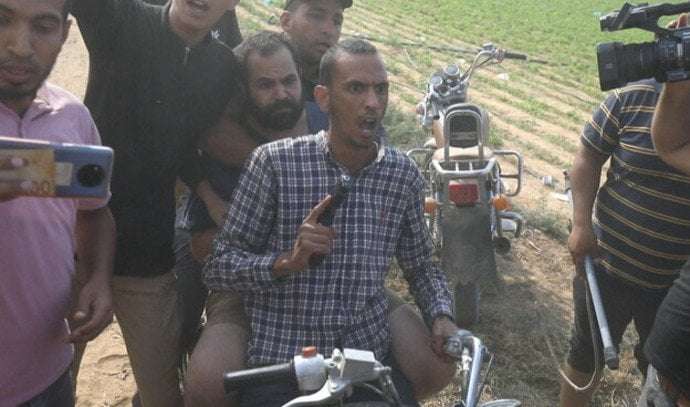 image for New footage published of Hamas kidnapping of Yarden Bibas