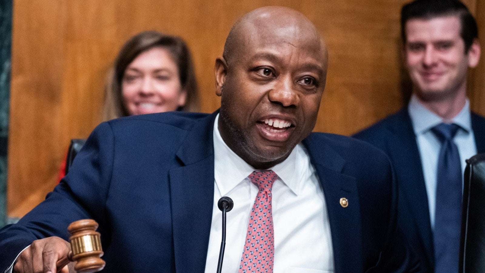 image for Republicans Are Determined to Keep Credit Card Late Fees High