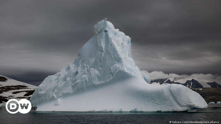 image for German minister calls on 'superrich' to pay for climate – DW – 04