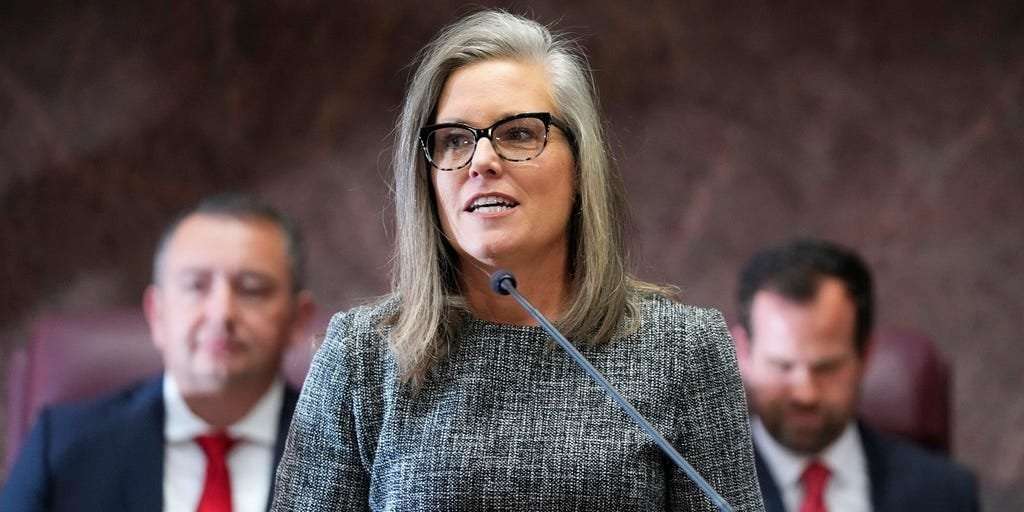 image for Arizona Dem says state is bluer 'not because Arizona is necessarily a blue state,' but from distaste for GOP 'extremism'
