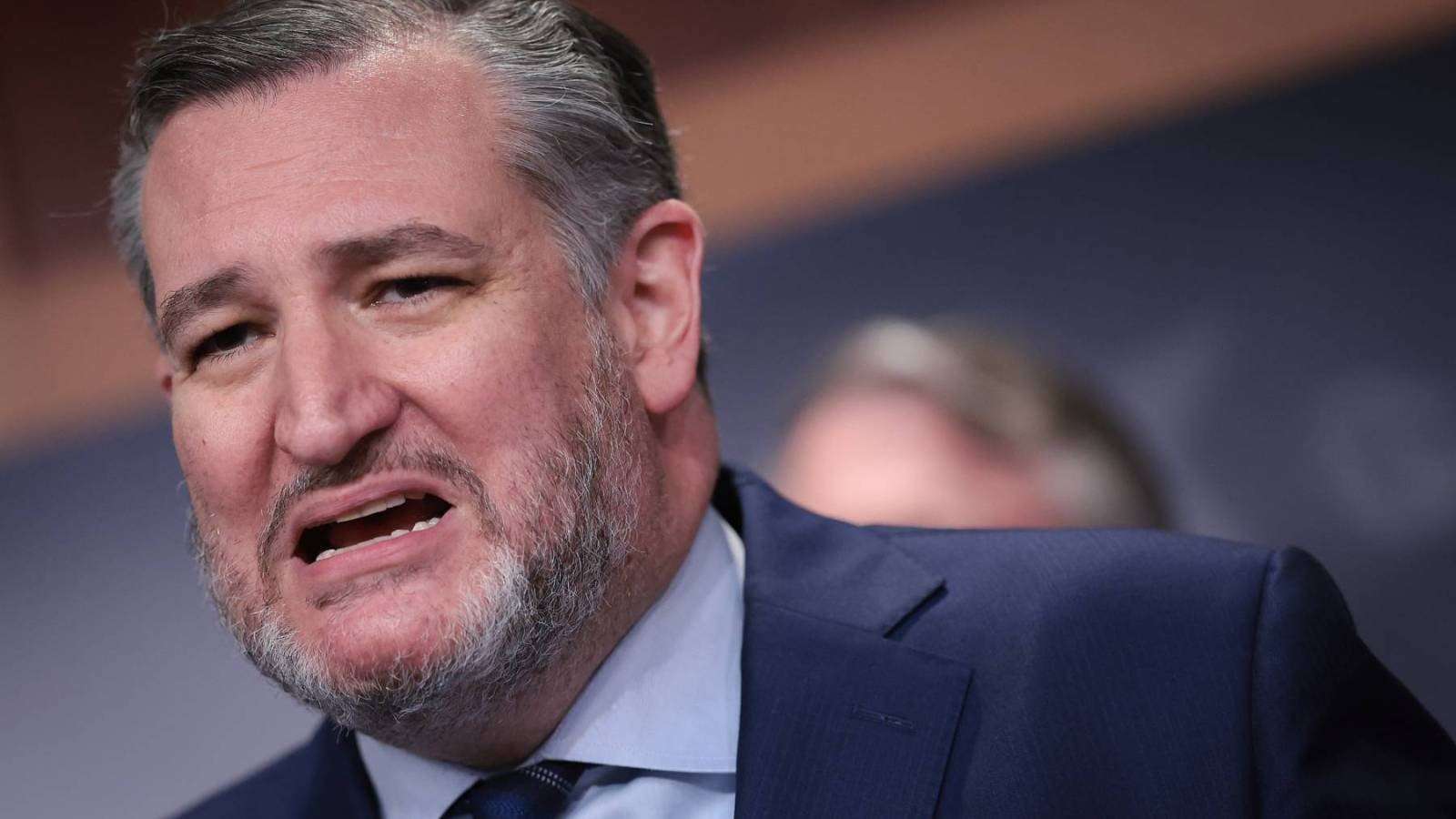 image for Ted Cruz Wants Airlines to Keep Your Cash When They Cancel Your Flight