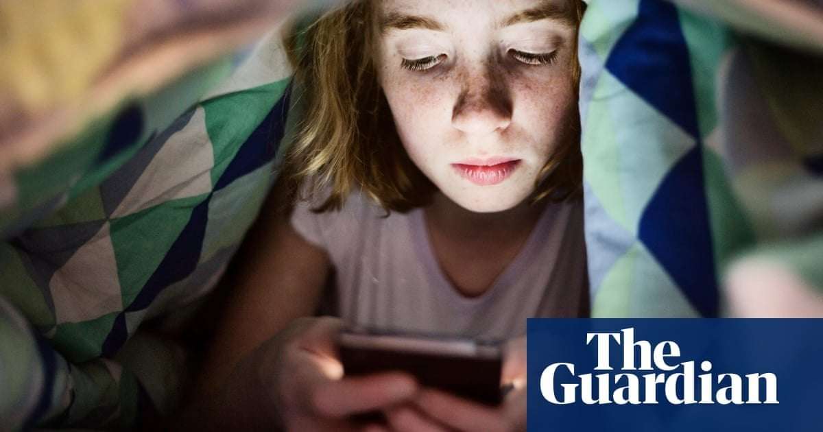 image for Stop children using smartphones until they are 13, says French report