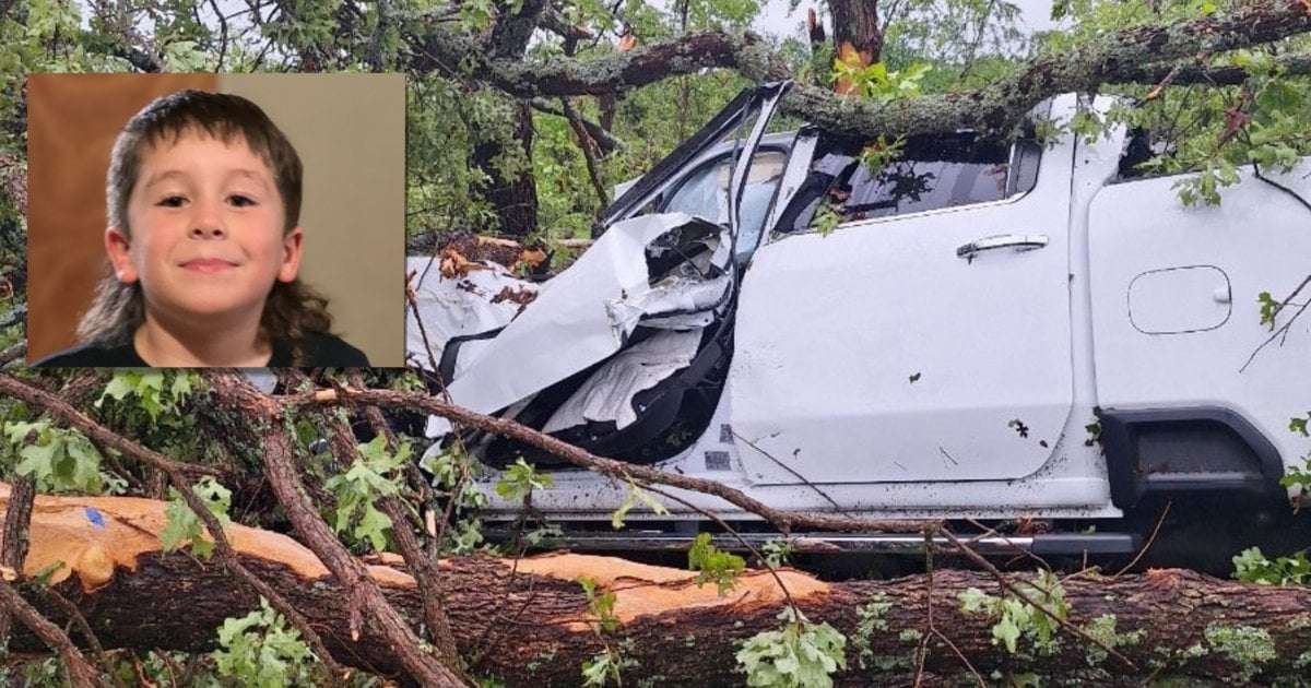 image for 9-year-old's heroic act saves parents after Oklahoma tornado: "Please don't die, I will be back"