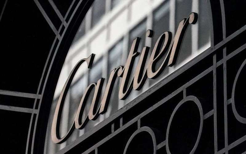 image for Man snags $14K Cartier earrings for $14 after website price glitch, reports say