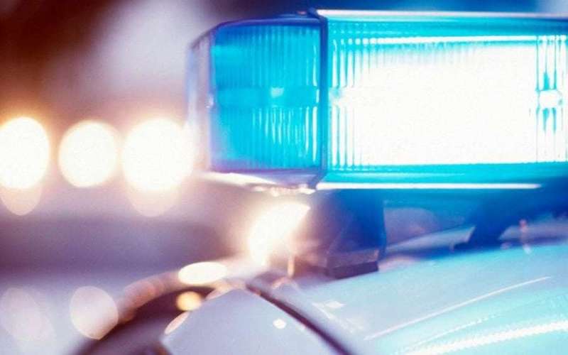 image for Vehicle crashes into White House gate, killing driver; Secret Service says 'no threat'