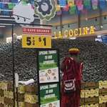 image for Dallas grocery store breaks Guinness World Record with over 300,000 avocados