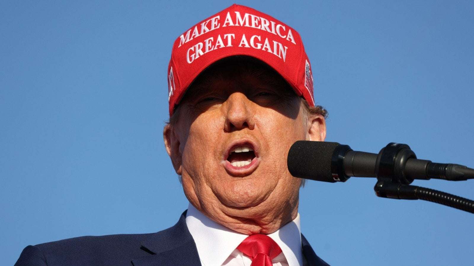 image for Trump Says He’d Deport ‘Anti-American’ Protesters in Bizarre Rally Speech