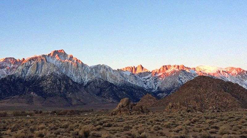 image for 2 hikers found dead on Mount Whitney in California