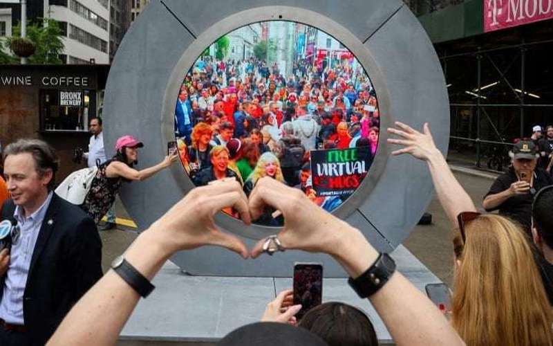 image for Dublin-New York City portal: ‘Inappropriate’ behavior shuts down livestream sculpture installation