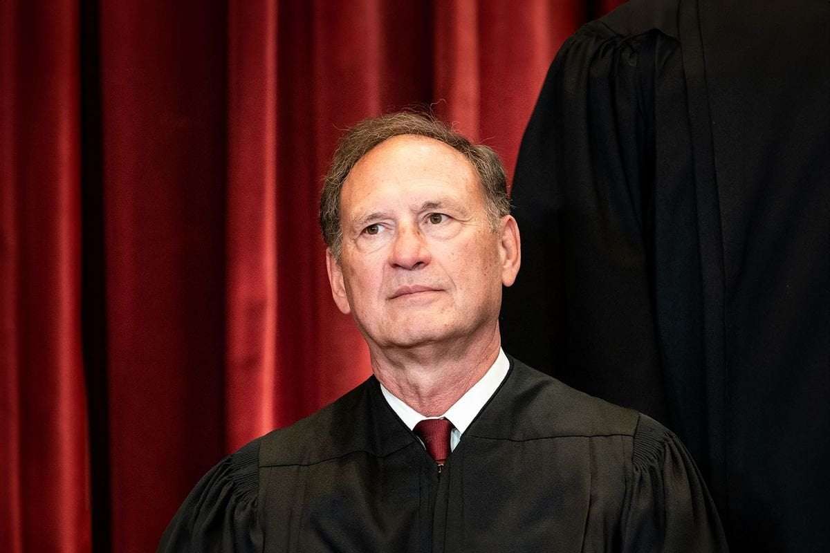 image for "Out of control": Legal experts say Justice Alito's "Stop the Steal" symbol is a huge red flag
