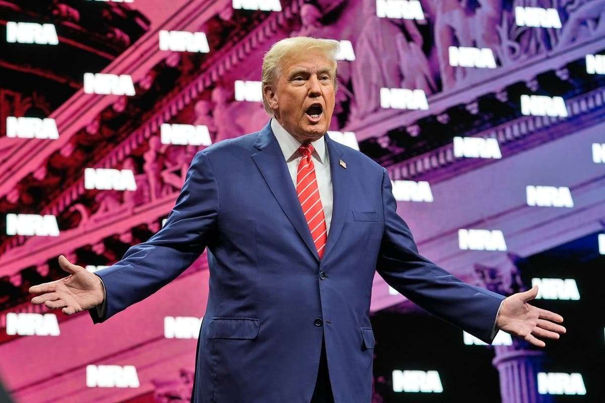 image for Trump appears to freeze for 30 seconds during NRA speech