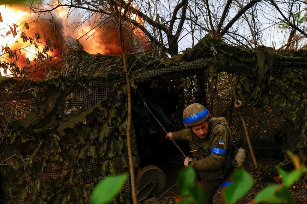 image for U.S. may lift ban on Ukraine using American-supplied weapons to strike inside Russia