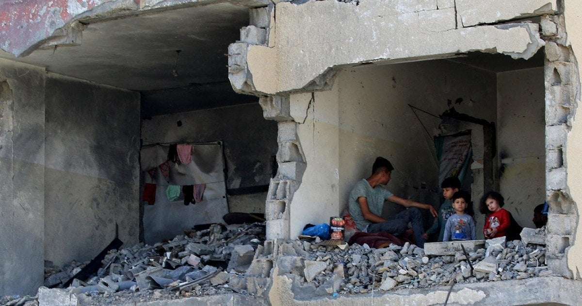 image for Israel ordered to immediately halt Rafah offensive by top U.N. court