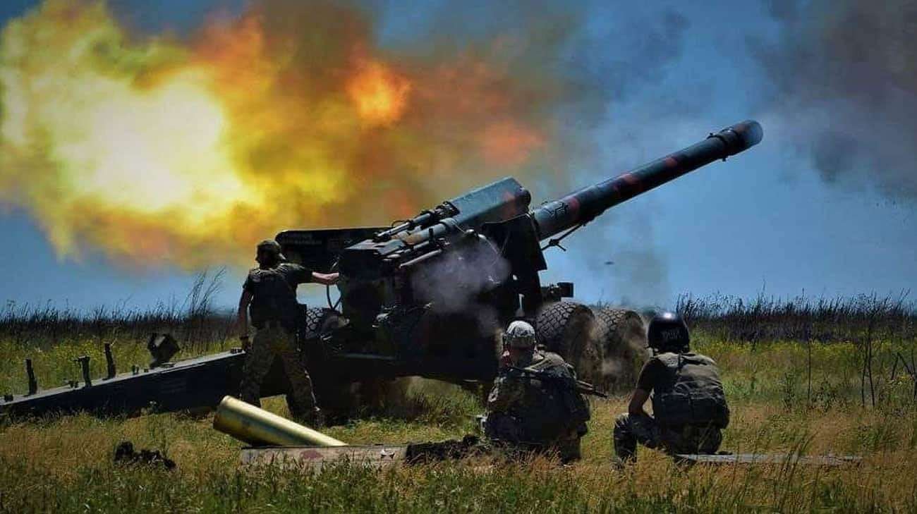image for Russia loses 1,290 soldiers and 65 artillery systems over past day