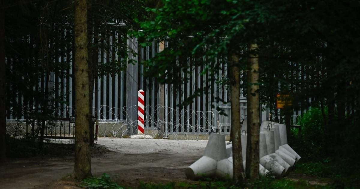 image for Polish soldier dies after clash with migrants on Belarus border