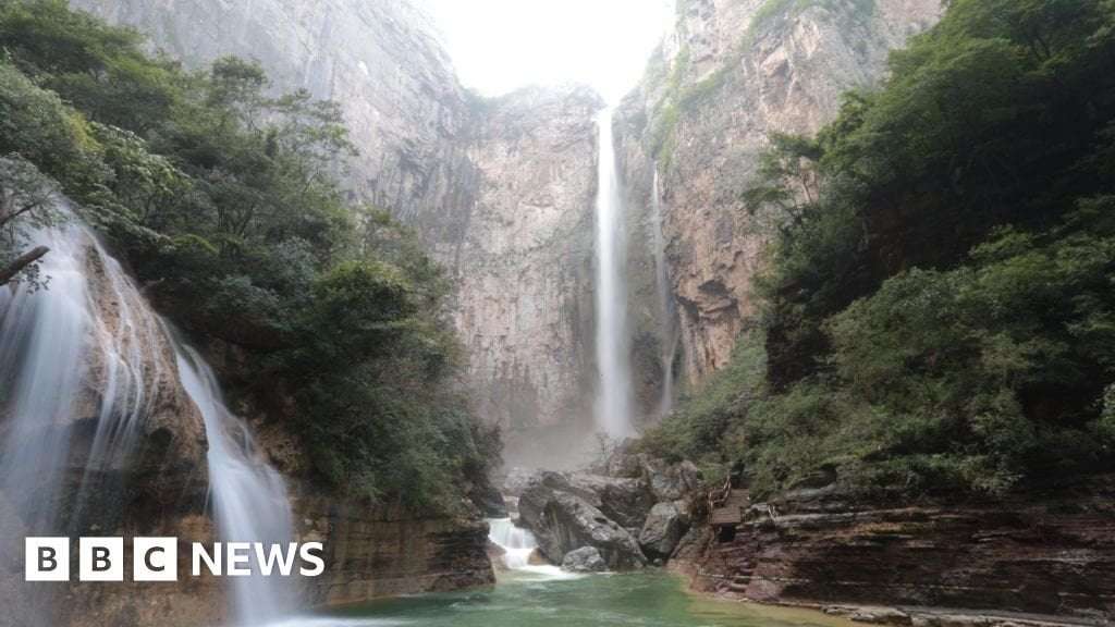 image for Yuntai: Hiker finds pipe feeding China's tallest waterfall