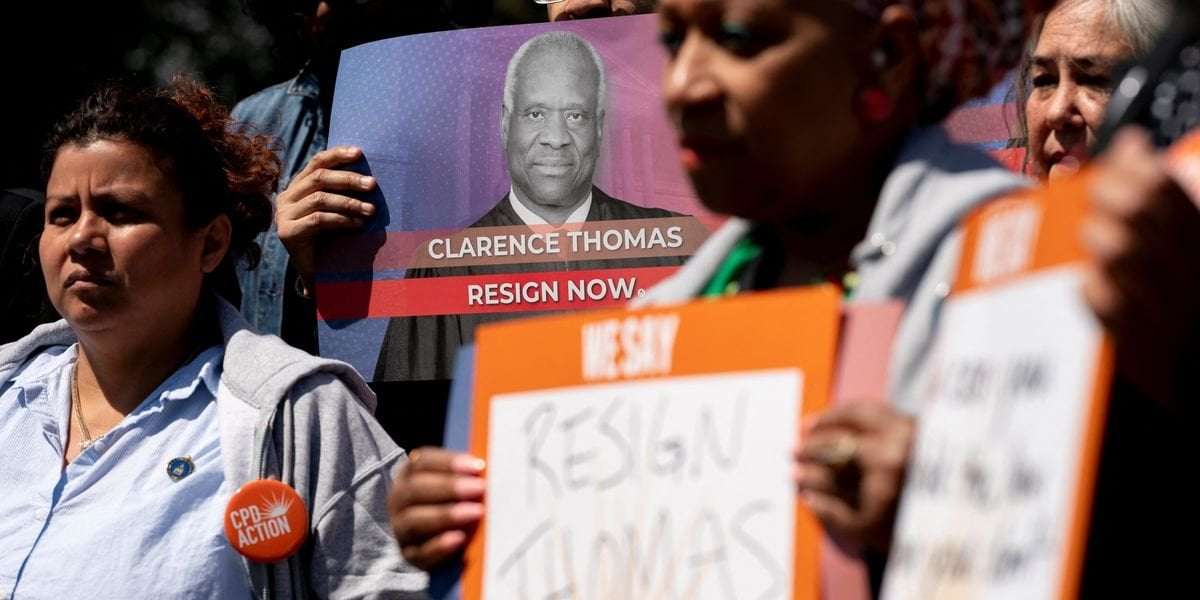 image for Clarence Thomas Finally Reports Gifts He Says Were 'Inadvertently Omitted' From Disclosures