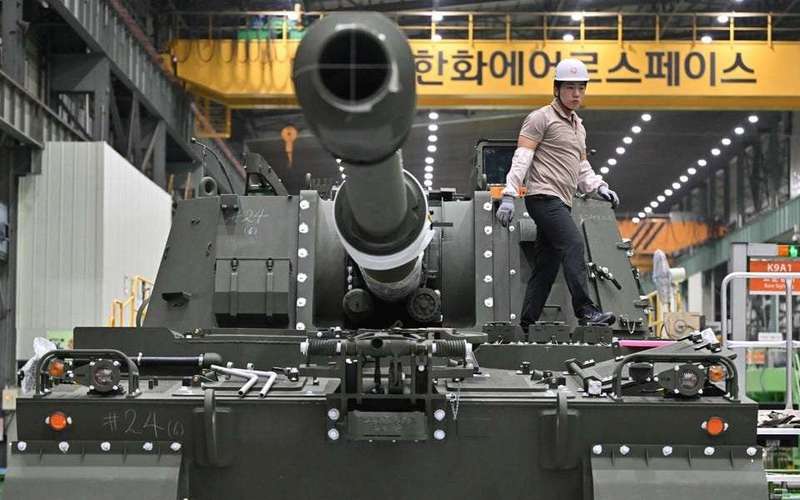 image for A South Korean weapons company once seen as a dinosaur is now churning out howitzers twice as fast as its Western competitors