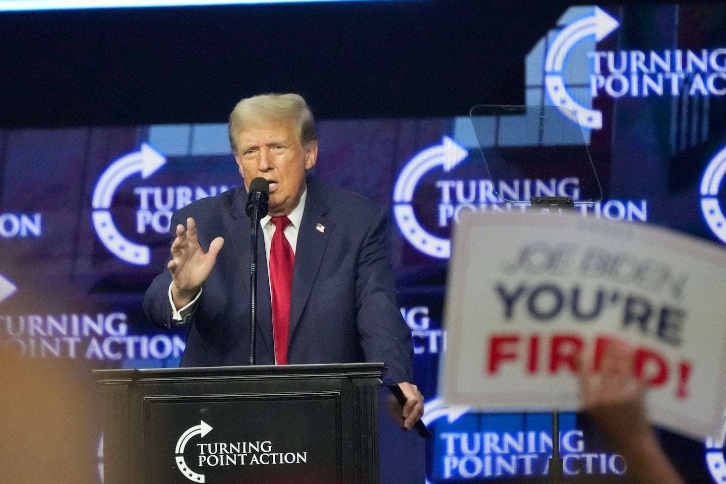 image for Trump challenges Biden to a cognitive test but confuses the name of the doctor who tested him