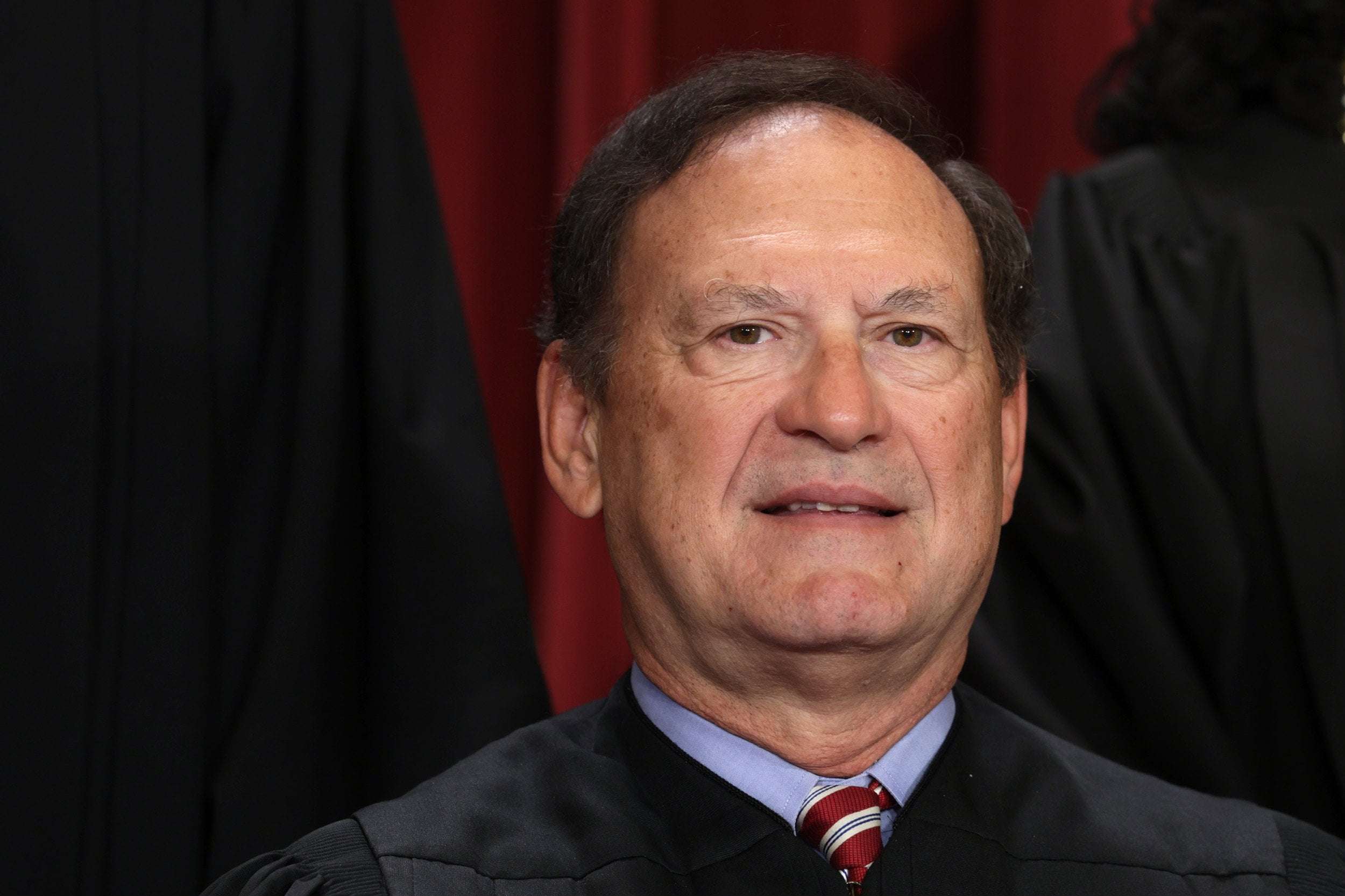 image for Thousands Sign Christian Petition Demanding Samuel Alito Resign: 'Unfit'