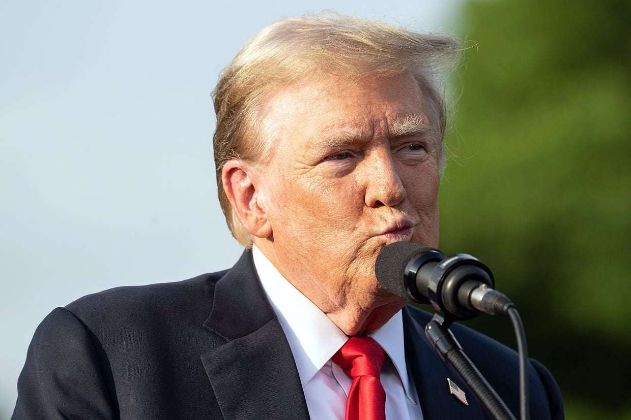 image for Trump threatens to cut off aid to Ukraine 'prior to taking the White House as president-elect'