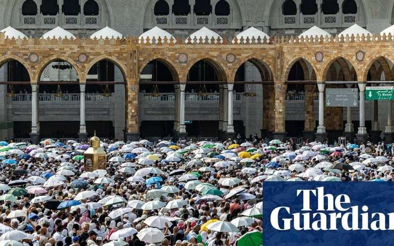 image for More than 550 hajj pilgrims die in Mecca as temperatures exceed 50C