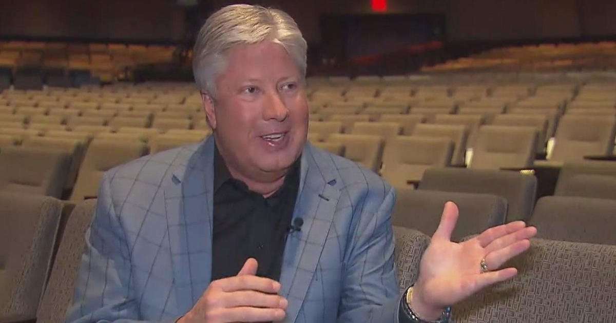 image for Texas megachurch pastor Robert Morris resigns after "inappropriate sexual behavior" with 12-year-old