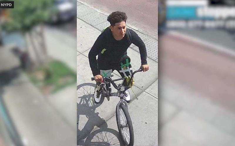image for Man arrested in 13-year-old's rape at Queens park after being spotted, beat up by community, police say