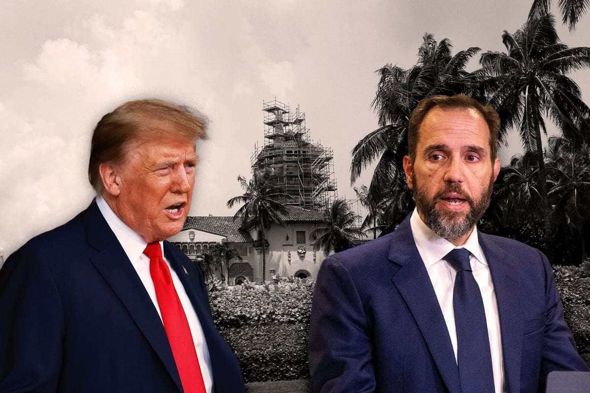 image for Trump took secret trip to Mar-a-Lago just weeks before an FBI raid, witnesses say