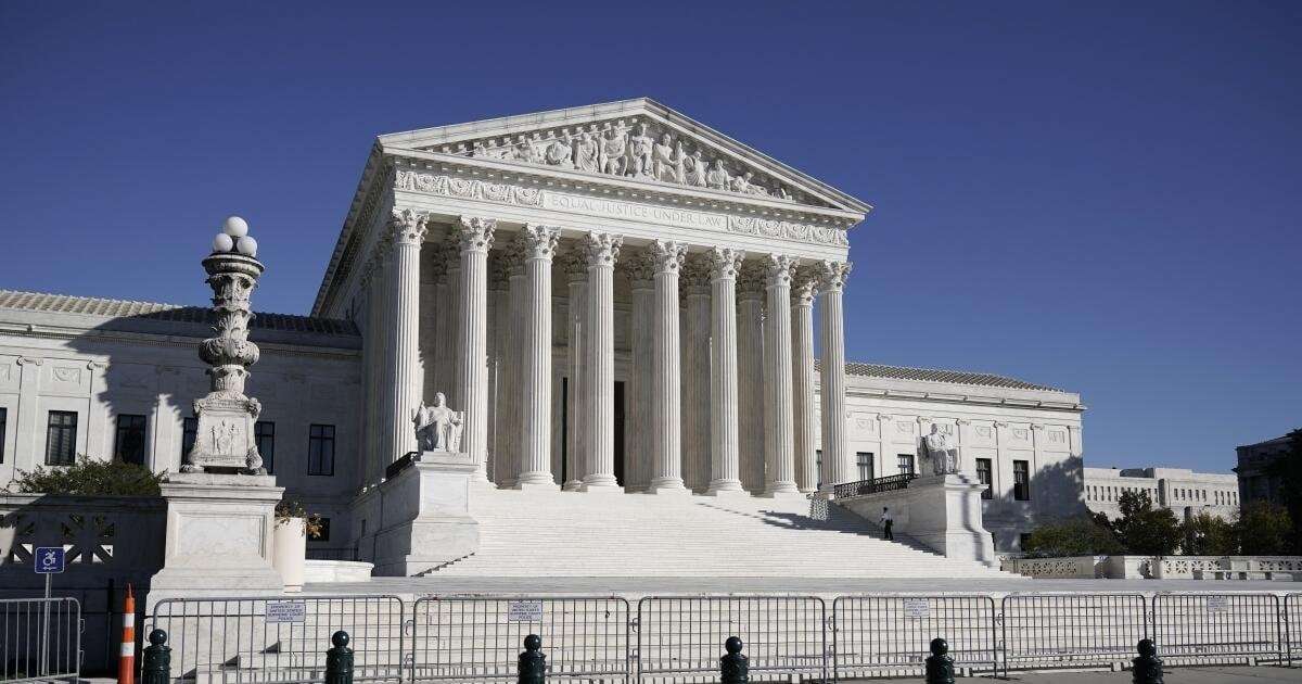 image for Supreme Court wipes out anti-corruption law that bars officials from taking gifts for past favors
