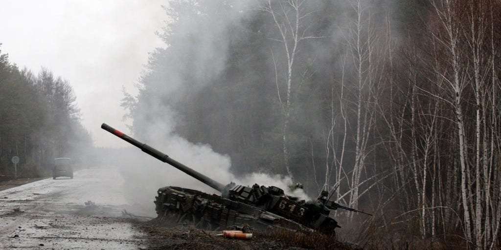 image for Russia is losing 1,000 soldiers a day in its relentless 'meat grinder' tactics against Ukraine: report