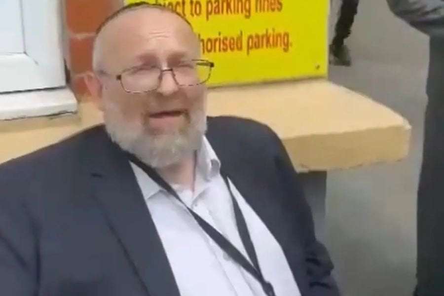 image for Elderly rabbi hounded out by Gaza mob in Bury