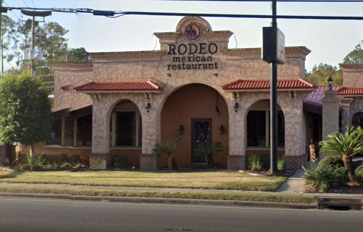 image for A Small Georgia Town Is Having A Meltdown After Video Goes Viral Of A Dude Drinking A Margarita Out Of A Girl’s A** At Local Mexican Restaurant