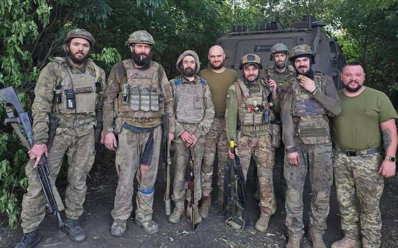 image for Ukrainian soldiers leave 70-day encirclement