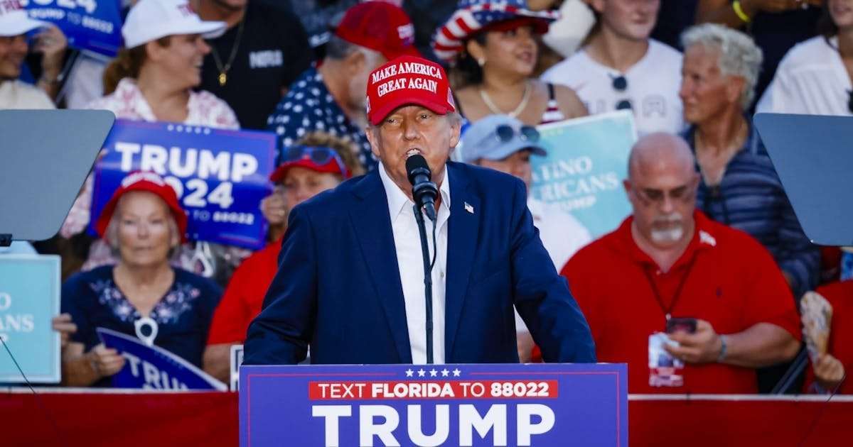 image for Watch: Trump Fumbles Repeatedly in Terrifying Speech at Florida Rally