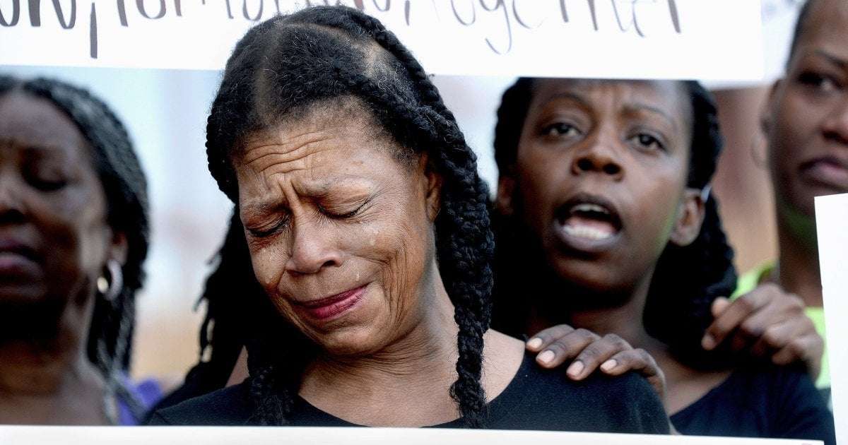 image for Illinois woman who called sheriff's office over possible intruder killed by deputies, attorney says