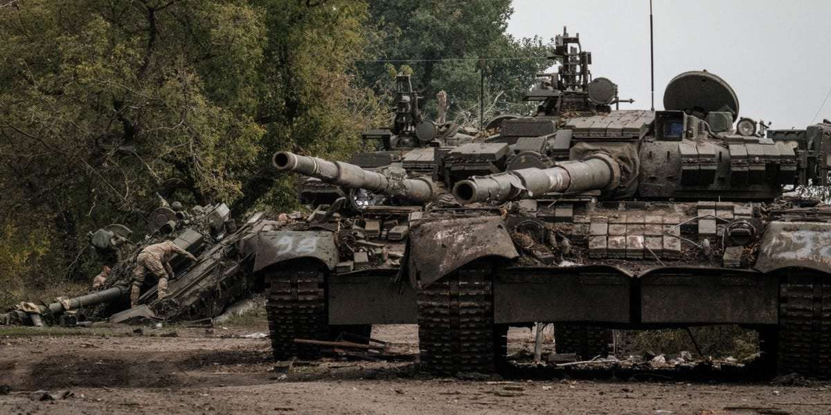 image for Russia has lost at least 100 of the T-90M tanks Putin praised as the 'world's best' in Ukraine, tracker data shows