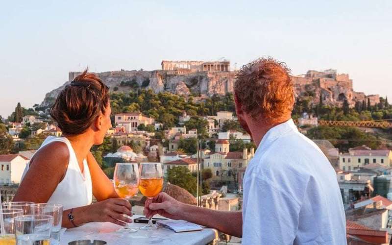 image for Restaurants sit half-empty in Turkey this summer as inflation reaches 91% in places sending tourists and locals flocking to neighboring Greece