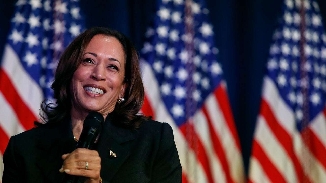image for Hundreds Turn Out for Kamala Harris in Florida Enclave That Hasn’t Voted for a Democrat Since 2000