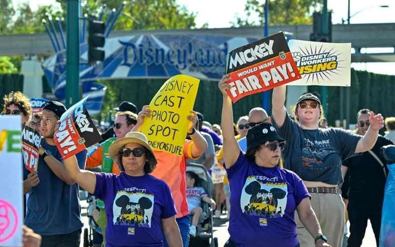image for Disneyland unions agree to ‘historic’ 31% pay raise