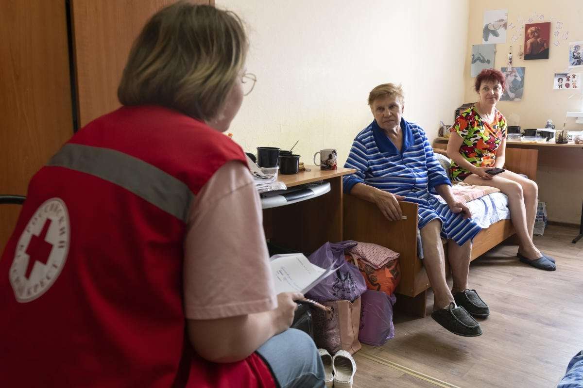 image for Top Ukrainian commander says his forces now control 1,000 square kilometers of Russia's Kursk region