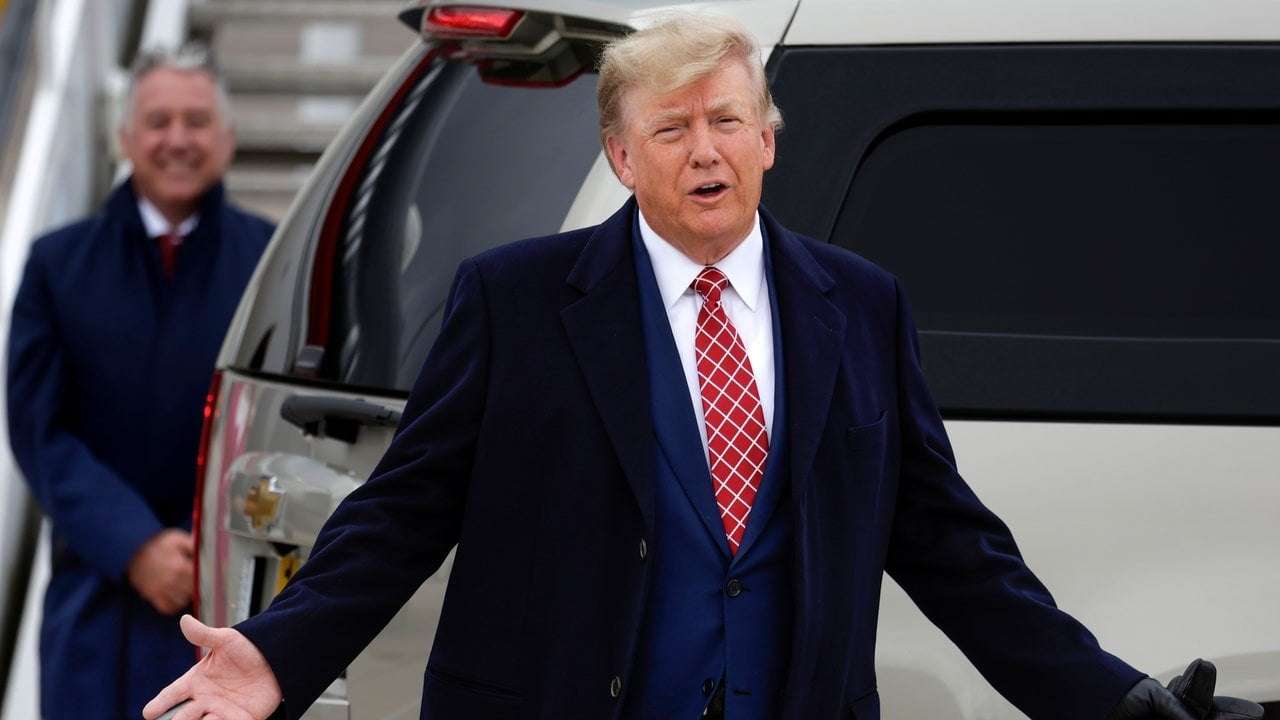 image for Donald Trump, Who Is Definitely Not Melting Down Over Kamala Harris’s Popularity, Demands His Opponent Be “Disqualified” From the Election