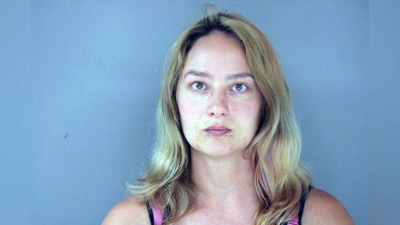 image for Woman tries to run boyfriend over with car en route to couples therapy session: police