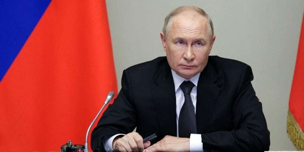 image for Nearly all Chinese banks are refusing to process payments from Russia, report says